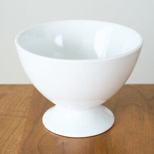 One POTTERY BARN Great White Footed Bowl Cereal Rice Glazed Ceramic Bowl